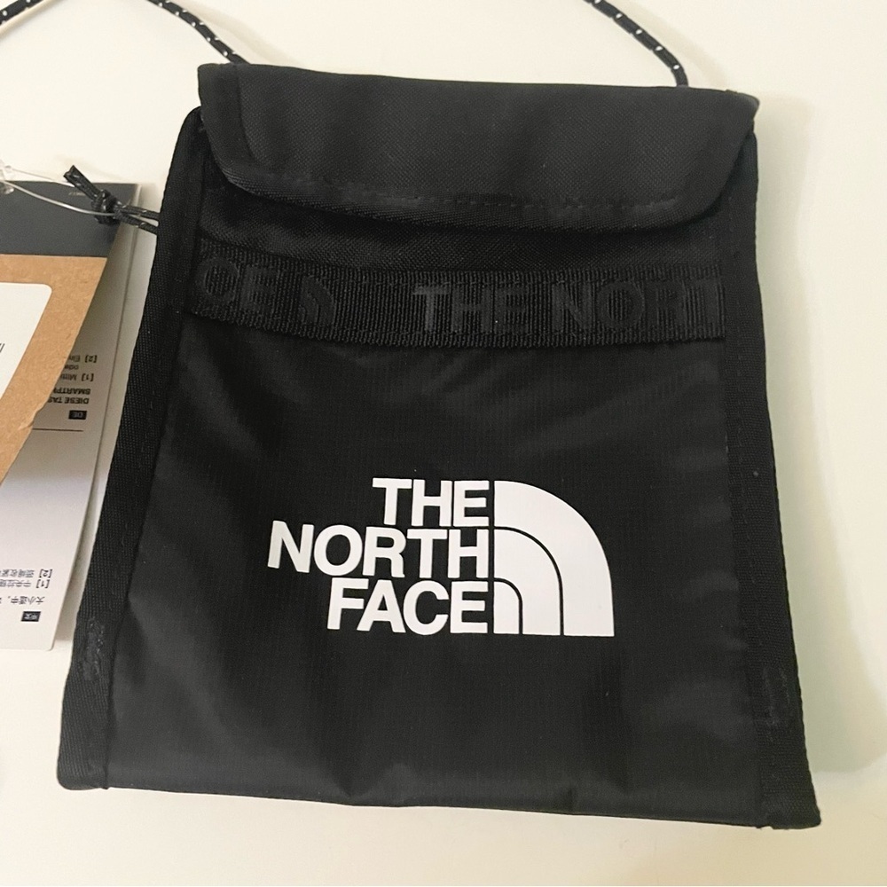 The North Face Bozer Neck Pouch Black Unisex - Picture 2 of 13
